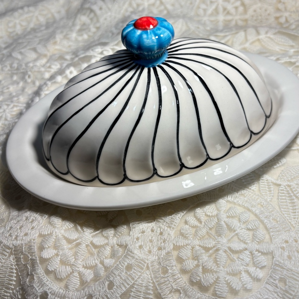 Dutch Wax Hand Painted Ceramic Covered Butter Dish Scallop edge on lid